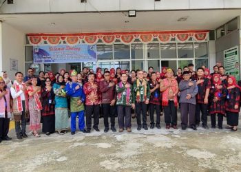 Kadinkes PP dan KB Kapuas Hulu Dampingi Tim Surveyor Survei Akreditasi Puskesmas Batang Lupar