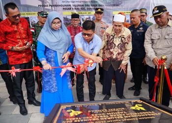 Bupati Satono Resmikan Drainase dan Pedestrian Pasar Tebas
