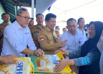 Gerakan Pangan Murah, Bupati Satono Gratiskan Seribu Karung Beras