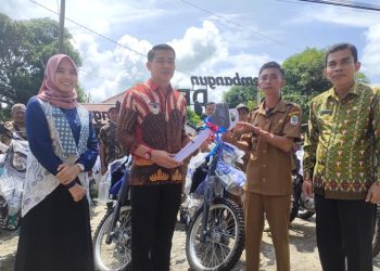 26 Desa Mandiri di Kapuas Hulu Dapat Reward Sepeda Motor