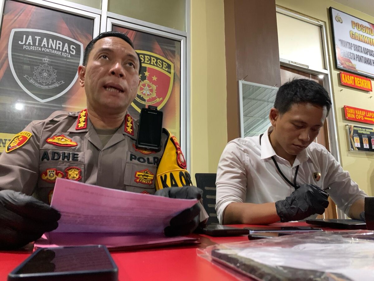 Kapolresta Pontianak, Kombes Pol Adhe Hariadi memberikan keterangan kasus penganiayaan di Ibizza Club. Foto: HYD/Jurnalis.co.id