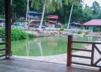 Salah satu objek wisata di Desa Sungai Deras ramai dikunjungi wisatawan di pada musim liburan.