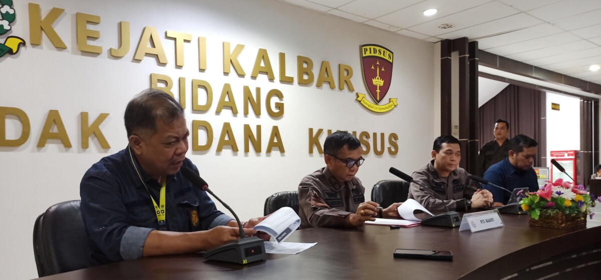 Kabid P2IP DJP Kanwil Kalbar, Agung menjelaskan kasus tindak pidana perpajakan yang menyeret dua orang pegawai perusahaan sawit di Kabupaten Ketapang. Foto: HYD/Jurnalis.co.id