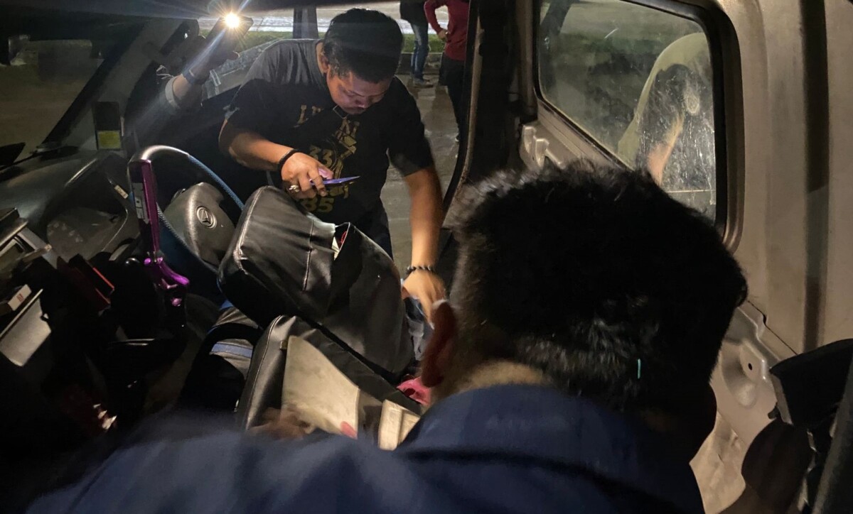 Tim Operasi Pekat Polres Kubu Raya memeriksa beberapa truk-truk yang berada di Jalan Mayor Alianyang, Kecamatan Sungai Ambawang, Kabupaten Kubu Raya. Foto: Humas Polres Kubu Raya.
