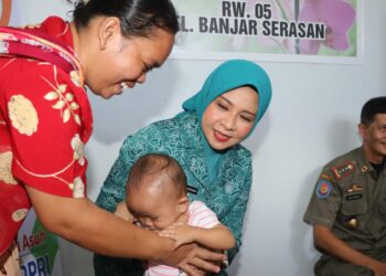 Satpol PP Kalbar Ikut Menjadi Orang Tua Asuh, Windy Optimis Turunkan Angka Stunting di Kalbar