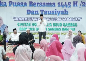 Bupati Sambas Haji Satono buka bersama Direksi dan pegawai RSUD Sambas. Foto: Imbran/Jurnalis.co.id