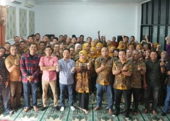 Pegawai Kejari Ketapang halal bihalal bersama AJK.