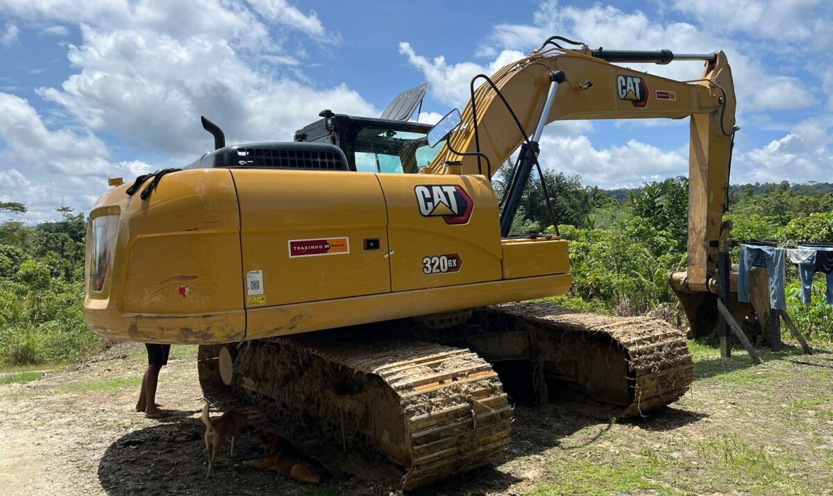 Satu unit Excavator diamankan Kepolisian Resor Kapuas Hulu dari lokasi di Desa Batu Tiga, Kecamatan Bunut Hulu, Sabtu, 27 April 2024.