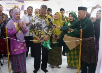 Syarif Kamaruzaman membuka kegiatan Festival Panen Hasil Belajar Program Pendidikan Guru Penggerak Angkatan 9 Kubu Raya di SMPIT AL-FITYAN, Desa Pal IX, Kecamatan Sungai Kakap, Sabtu, 27 April 2024.