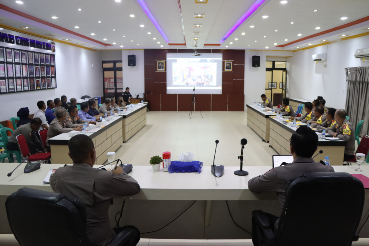 Rapat Anev digelar di Mapolres Ketapang yang dipimpin langsung Kapolres Ketapang AKBP Tomy Ferdian