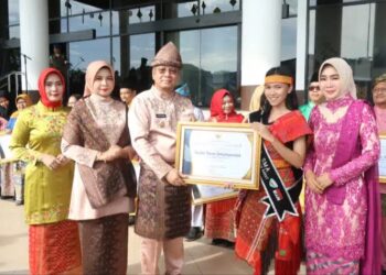 Pimpin Upacara Hardiknas, Harisson Sampaikan Amanat Menteri Nadiem