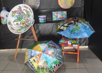 Lukisan karya peserta didik di Jember meraih Rekor MURI. Lusian ini terbuat dari barang bekas atau daur ulang. Foto Sigit Priyono Jurnalis.co.id