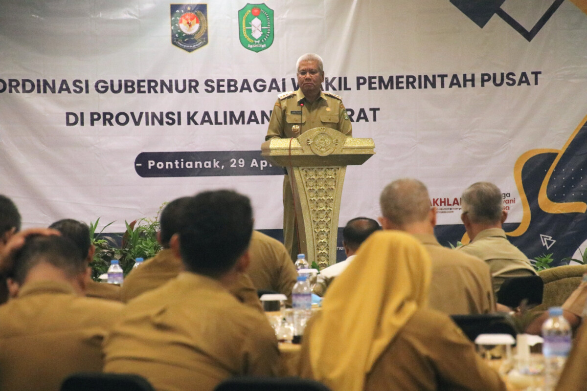 Pj Gubernur Kalimantan Barat, Harisson, membuka Rapat Koordinasi di Kota Pontianak. Foto: Adpim Pemprov