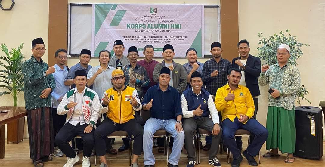 Foto bersama KAHMI Beserta Narasumber Dari 5 Partai Politik Dan Beberapa Ormas Seusai Acara Diskusi Publik Di Caffe Join Pantai Pulau Datuk.Rabu.(5/6/2024).