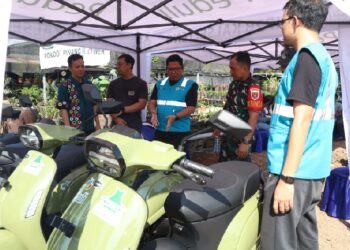 Dukung Peningkatan Pertumbuhan Ekonomi yang Inklusif dan Berkelanjutan, PLN Salurkan Motor Listrik Bagi Pelaku UMKM di Banjarbaru