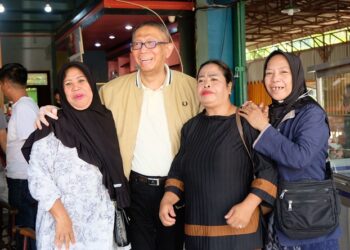 Singgah Ngopi di Sekadau, Midji Diskusi Santai Bersama Warga
