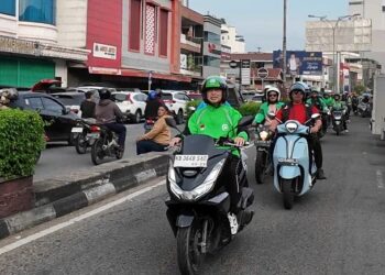 Lebih Dekat dengan Masyarakat, Norsan Ditemani Ojol Blusukan ke Pasar Flamboyan Pontianak