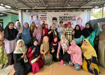 Temui Warga di Daerah Terpencil Kalang Bahu Sambas, Norsan Bakal Upayakan Segera Bangun Jalan
