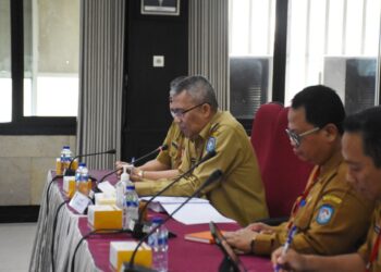 PJ Bupati Kubu Raya Syarif Kamaruzaman didampingi sekretaris daerah Kabupaten Kubu Raya Yusran Anizam beserta kepala OPD Kubu Raya, di Evaluasi Kinerja Triwulan III, Selasa(19/11) di Jakarta.