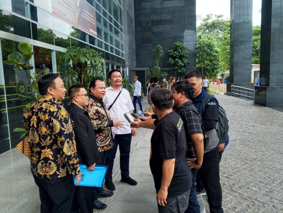 Kuasa hukum PWI Pusat, Ronny Sompie, di PN Jakarta Pusat. (25-11-2024)