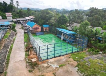 Lapangan Voli di Kecamatan Nanga Mahap yang dibangun atas perjuangan anggota DPRD Sekadau.