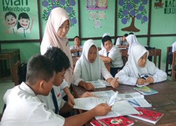 Siswa SMPN 10 Pontianak saat mengikuti penguatan numerasi