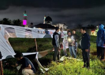 Memasuki Masa Tenang, PPK dan Panwascam Benua Kayong Tertibkan APK Paslon