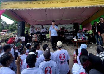 Jadi Cagub Pertama Hadir di Pelosok Trigadu Sambas, Norsan Serap Keinginan Perbaikan Jalan