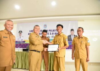 Sekda Kubu Raya resmikan Aplikasi Sipades atau Sistem Pengelolaan Aset Desa yang dibuat Kementerian Dalam Negeri pada Senin (2/12/2024) di Aula Kepong Bakol DPMD, Kecamatan Sungai Raya.