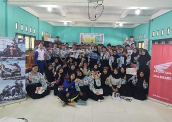 Menanamkan Keselamatan, Asmo Kalbar Gagas Generasi #Cari_aman di SMA Negeri 1 Sungai Pinyuh