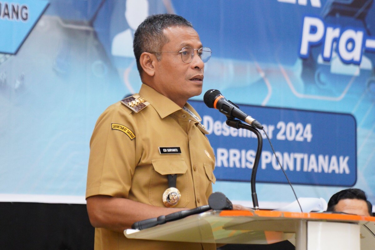 Caption Foto : Pj Wali Kota Pontianak Edi Suryanto membuka Sosialisasi Tender Pra-DIPA di Hotel Harris Pontianak.