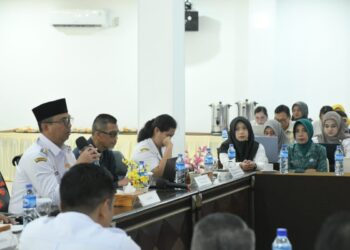 Rapat koordinasi evaluasi program percepatan penurunan setunting tahun 2024 di hotel mahkota Sukadana, Rabu (11/12/2024). Foto (Bakri/Jurnalis.co.id)