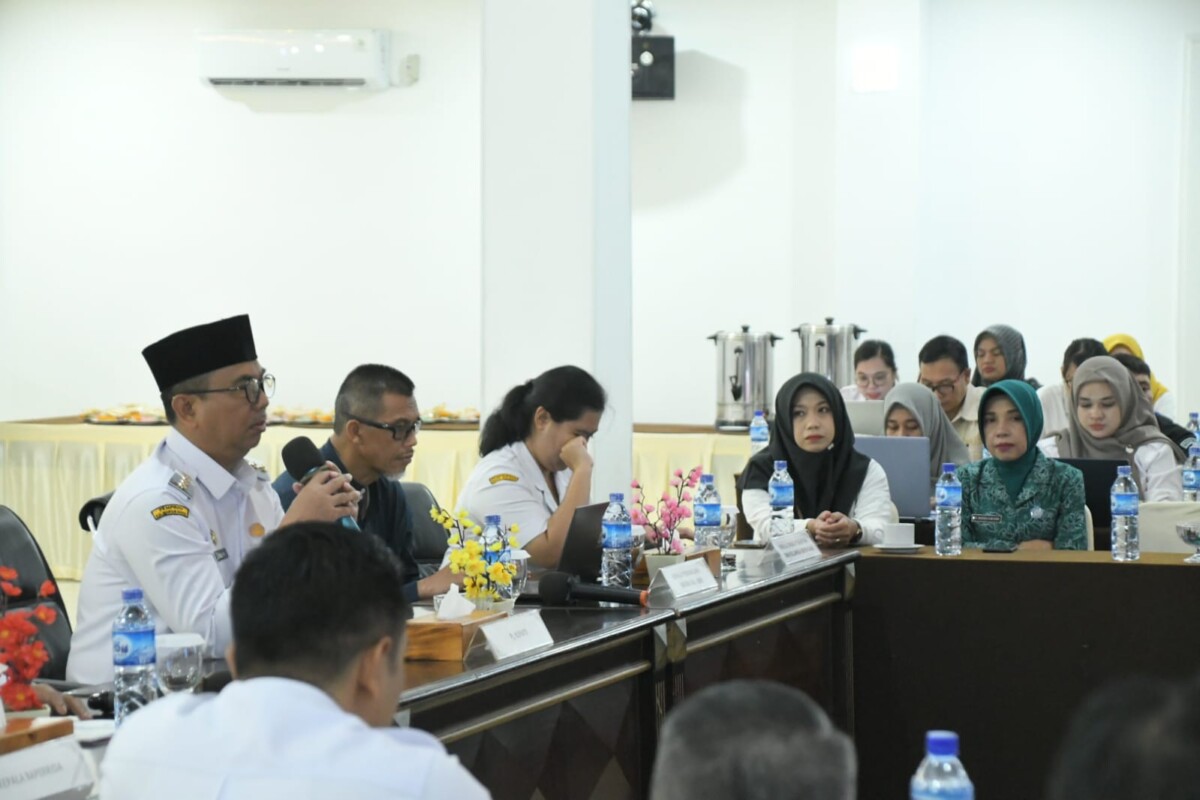 Rapat koordinasi evaluasi program percepatan penurunan setunting tahun 2024 di hotel mahkota Sukadana, Rabu (11/12/2024). Foto (Bakri/Jurnalis.co.id)