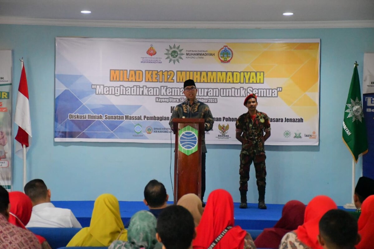 Pejabat PJ bupati Alfian Salam Saat memberikan sambutan dalam milad muhamadiyah ke-112, di Aula Bank Kalbar, Sukadana, Sabtu (14/12/2024). Foto (Porkopim)