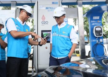 Wamen BUMN Cek Langsung Kesiapan SPKLU PLN Layani Kebutuhan Nataru