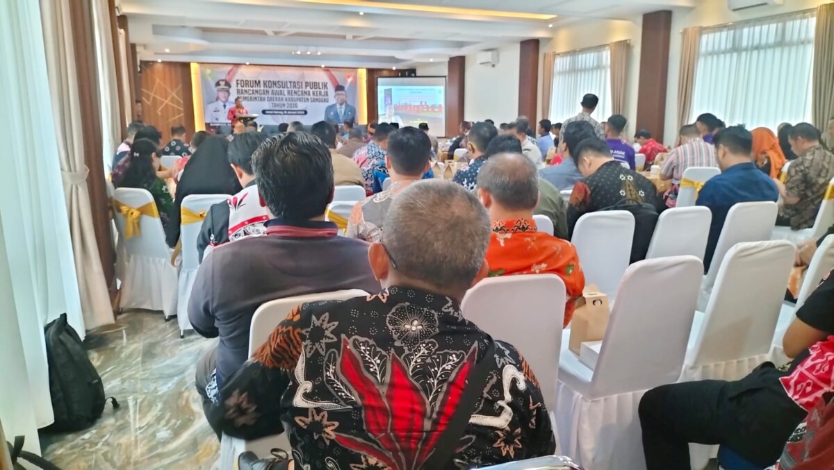 Caption foto: Kegiatan Konsultasi Publik Rancangan Awal RKPD Pemkab Sanggau Tahun 2026 yang berlangsung di Hotel Harvey, Kabupaten Sanggau, Kamis (16/1/2025).