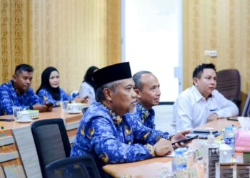 Staf ahli Bupati, Maryadi Asmui'e saat ikuti rakor inflasi jelang Ramadan dan idulfitri, Senin (17/2/2025). Foto: (Prokopim Pemkab Ketapang)