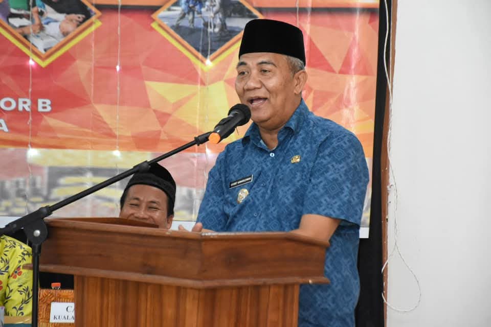 Pj Bupati Kubu Raya Syarif Kamaruzaman membuka Musyawarah Perencanaan Pembangunan Rencana Kerja Pemerintah Daerah (Musrenbang RKPD) Tahun 2026 tingkat Kecamatan Sungai Kakap di Aula Kantor Camat Sungai Kakap, Kamis (13/2/2025) malam.