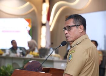 Caption Foto : Pj Wali Kota Pontianak Edi Suryanto membuka kegiatan Musrenbang Tingkat Kecamatan Pontianak Barat.