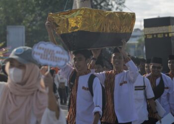 Foto Ilustrasi : Jalan Rahadi Usman ditutup sementara selama pelaksanaan pawai takruf, Kamis (27/2/2024).