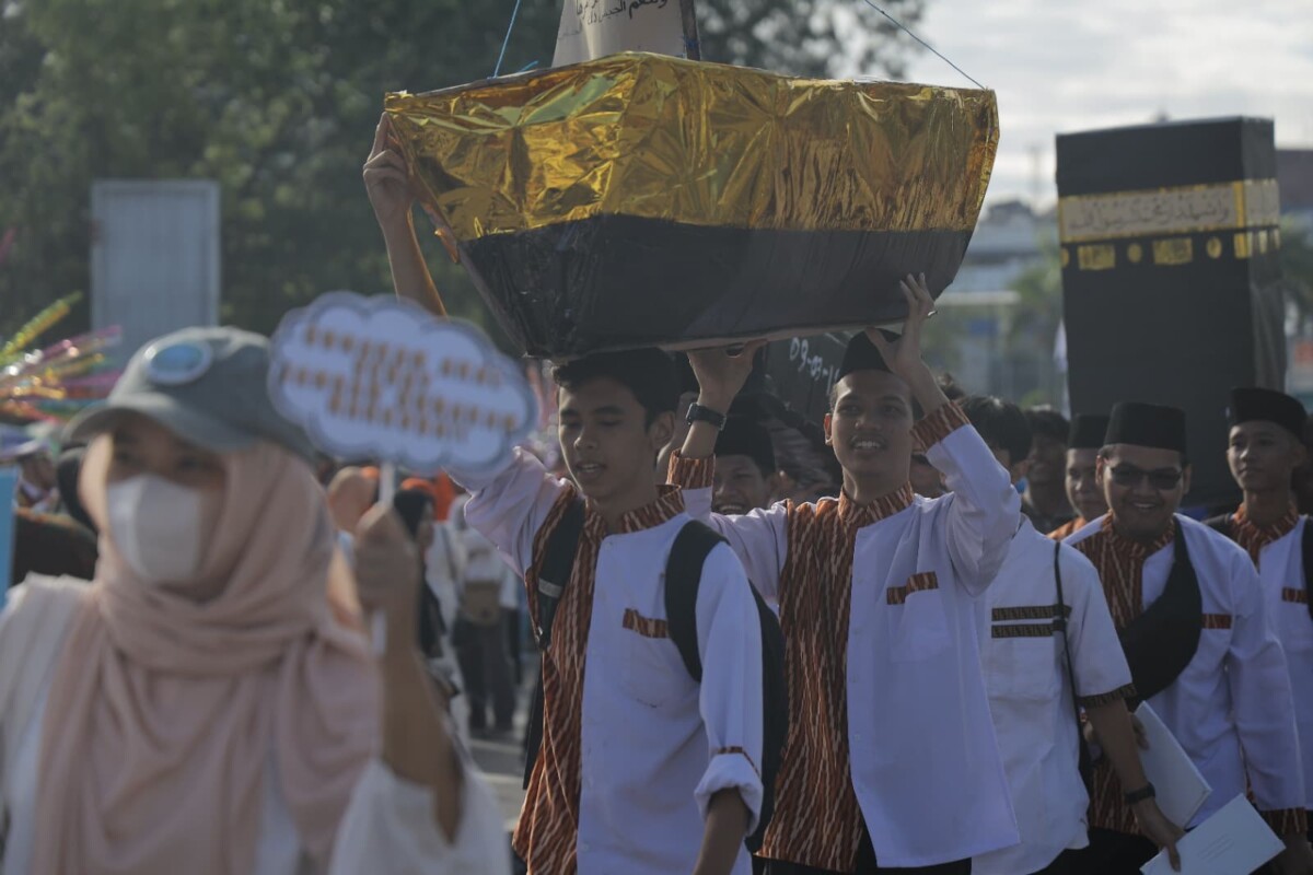 Foto Ilustrasi : Jalan Rahadi Usman ditutup sementara selama pelaksanaan pawai takruf, Kamis (27/2/2024).