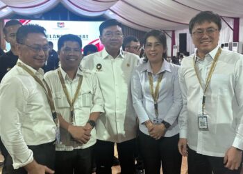 Bupati Sambas, H. Satono, S. Sos. I., MH, menghadiri paparan yang disampaikan oleh Menteri Koordinator Bidang Politik dan Keamanan (Menko Polkam) Budi Gunawan