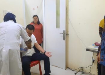 Bupati terpilih, Romi Wijaya usai menjalani medical check-up di RSUD Sultan Muhammad Jamaludin 1( SMJ 1 ), kamis (13/2/24).