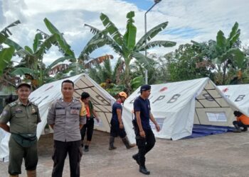 Badan Penanggulangan Bencana Daerah (BPBD) Kubu Raya telah mendirikan tenda darurat di halaman SPBU AKR Km 36, Dusun Tapah, Desa Pancaroba, pada Sabtu (8/3/2025).