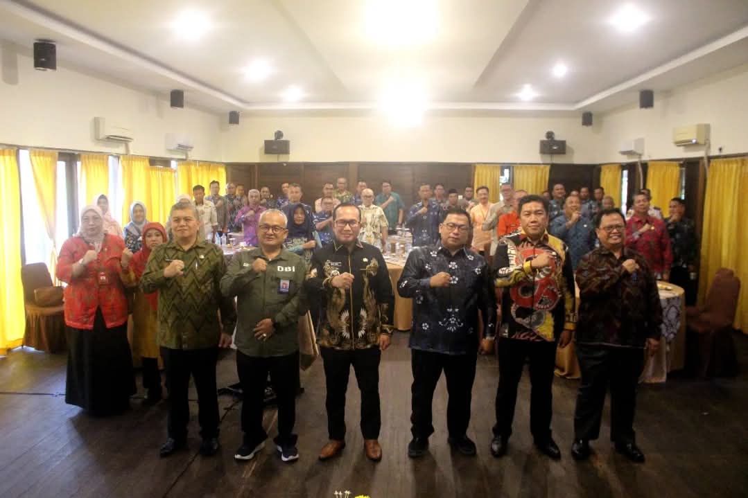Bupati Kubu Raya Sujiwo mengingatkan seluruh kepala perangkat daerah di lingkungan Pemerintah Kabupaten Kubu Raya untuk melakukan pengelolaan keuangan dengan baik.