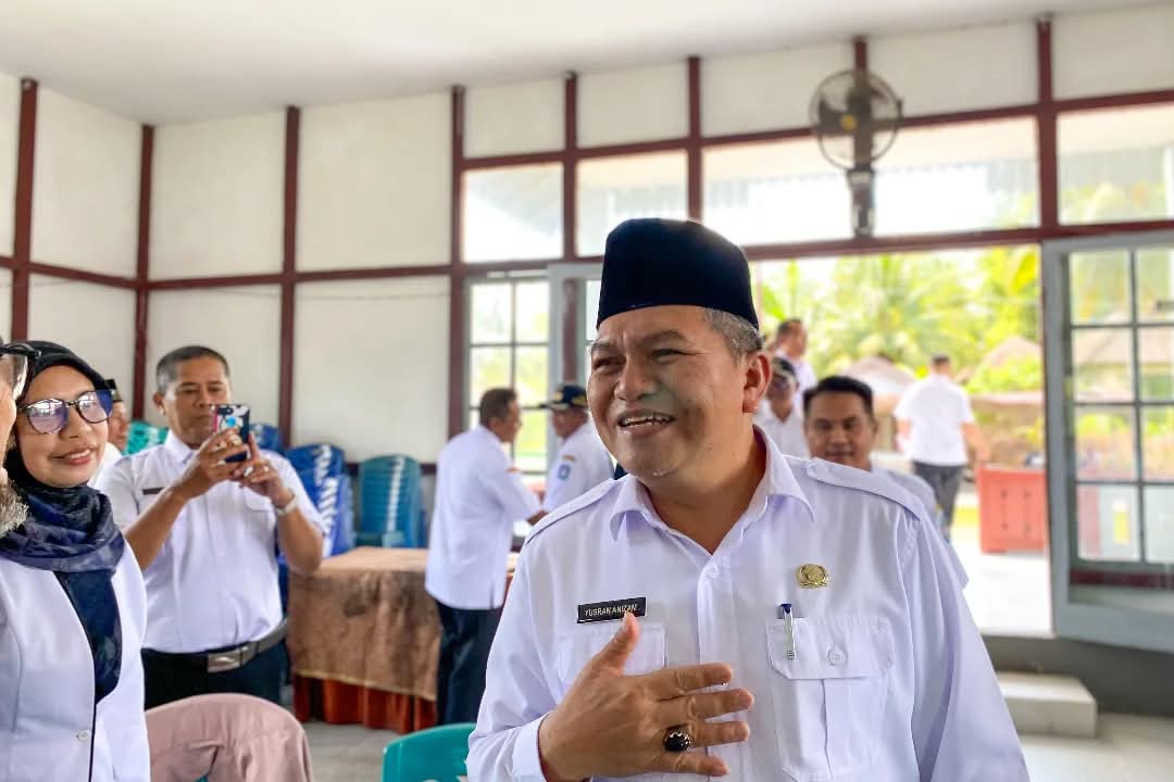 Yusran Anizam saat menghadiri kegiatan penguatan kerja sama pemerintah kecamatan dengan LPTQ Kecamatan Teluk Pakedai di Aula Kantor Camat Teluk Pakedai, Rabu (23/4/2025)