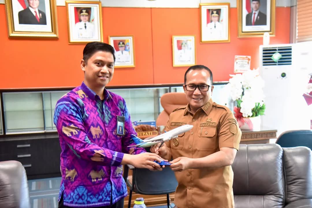 Bupati Kubu Raya Sujiwo mengapresiasi maskapai penerbangan nasional Garuda Indonesia.