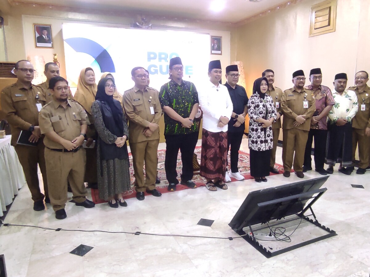 Pers Conference Pro Gus'e ke-6 di Pendopo Bupati Jember, Gus Fawait ungkap Jember akan memulai pembangunan Sekolah Rakyat. foto: Sigit Priyono/Jurnalis.co.id