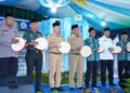 Wali Kota Pontianak Edi Rusdi Kamtono menabuh rebana bersama secara simbolis menandai dimulainya MTQ ke-33 Tingkat Kecamatan Pontianak Selatan.