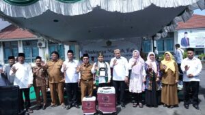 Bupati Sambas H. Satono, S. Sos. I. MH secara resmi membuka bimbingan manasik haji bagi 306 calon jamaah haji Kabupaten Sambas tahun 1446 H / 2025 M.
